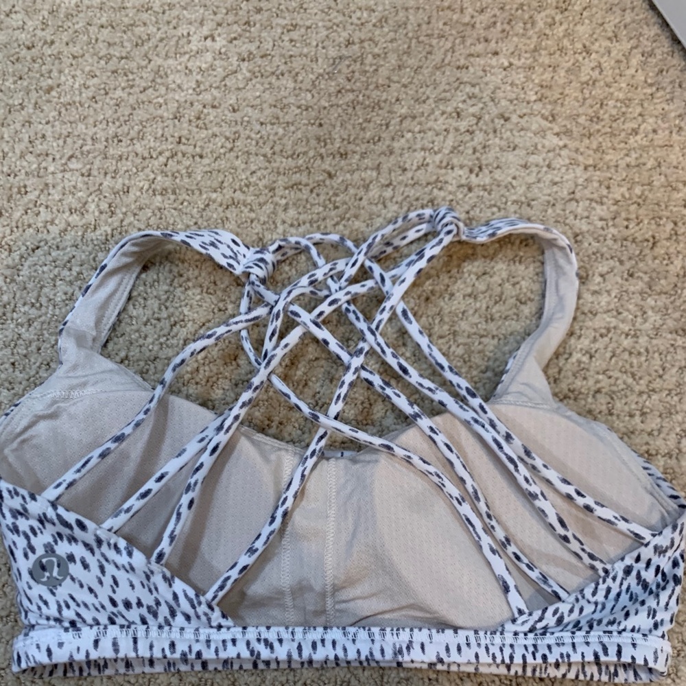 Lululemon sports bra - Picture 2 of 2